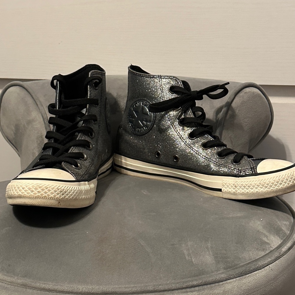Converse high top shiny glitter metallic chucks 565823C women’s sz 7